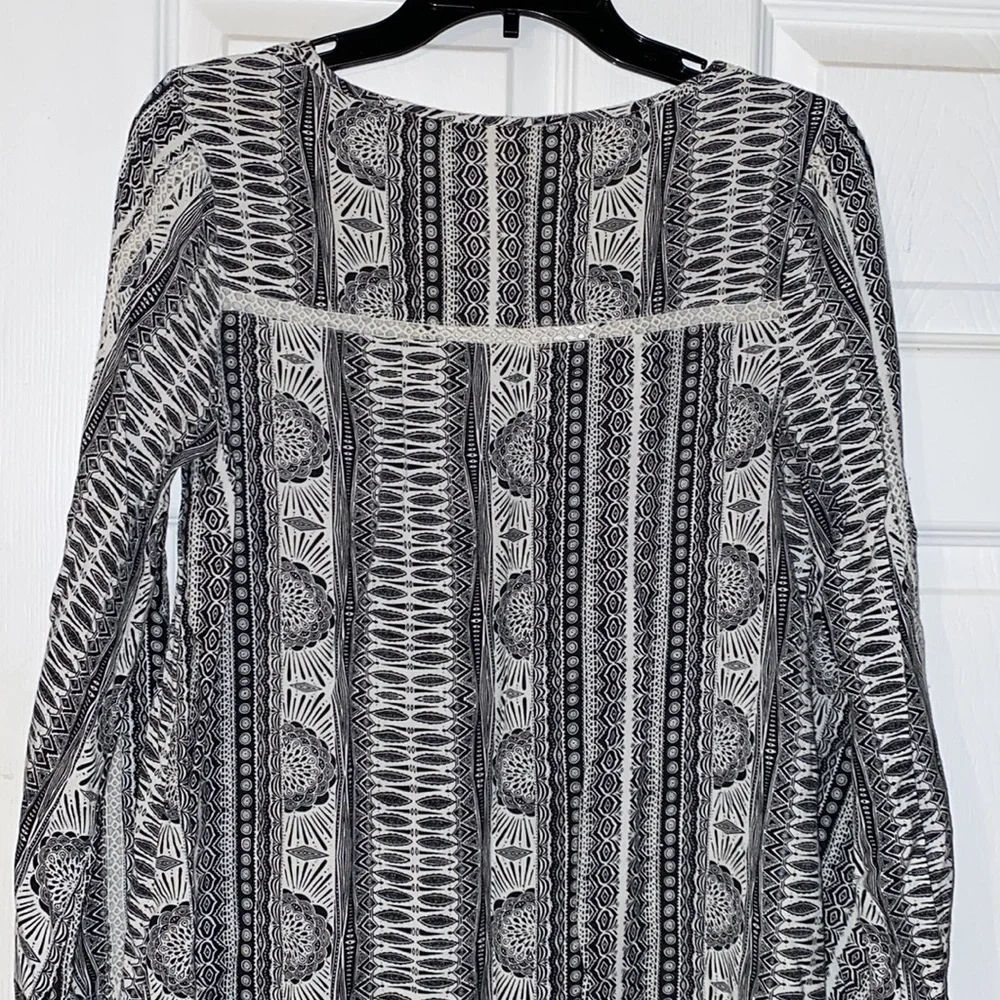 3/$30 Roxy Boho Style Top - Picture 9 of 10